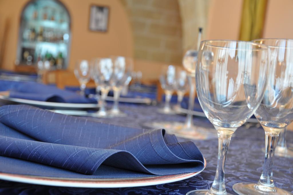 Crispiano Al Borgo Antico Ristorante E B&B מראה חיצוני תמונה